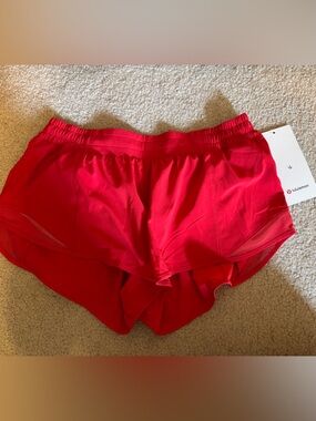 lululemon athletica Hotty Hot Low-Rise Lined Short 2.5" - Lulu Red